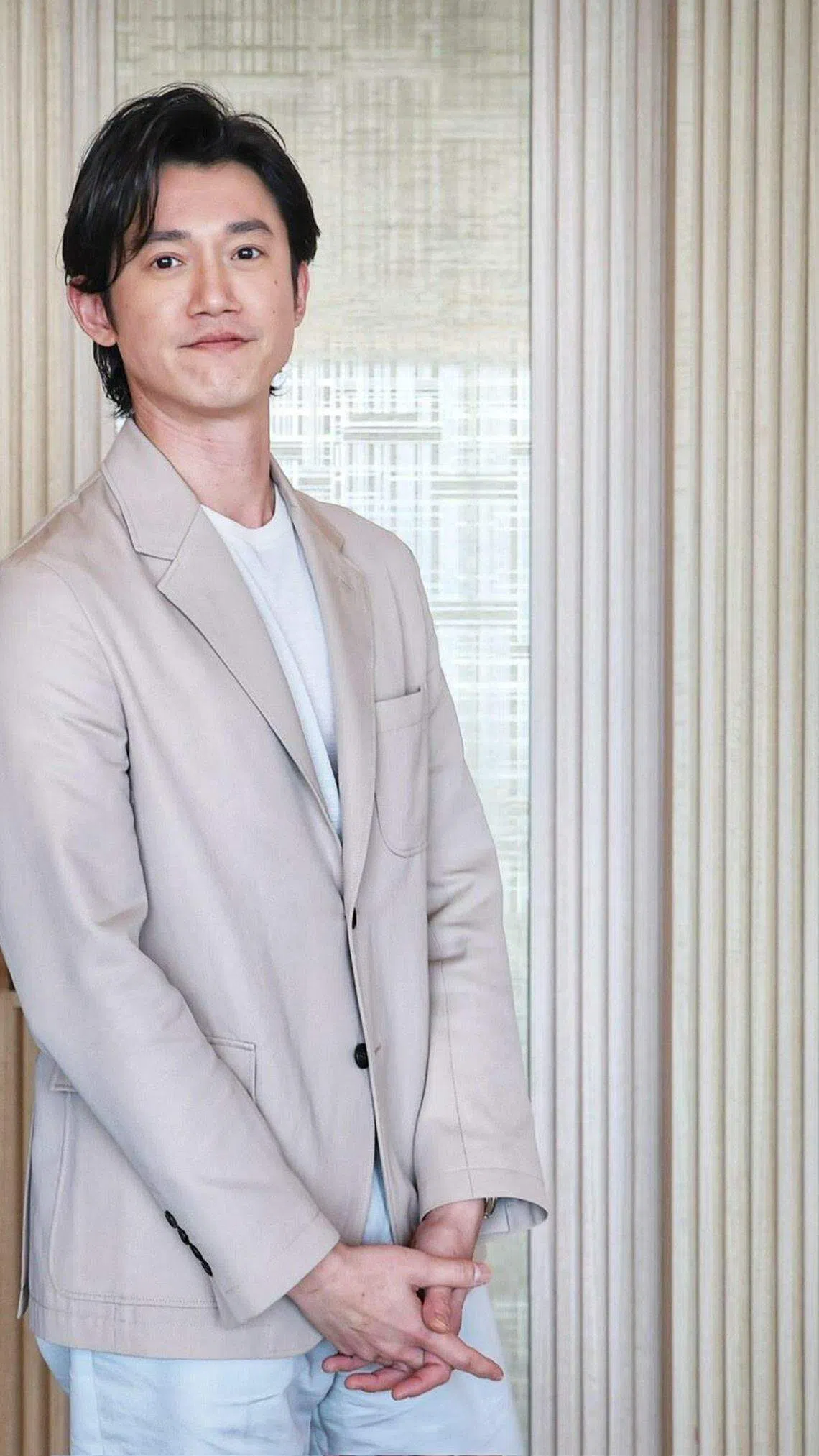 吴慷仁（右）主演的《富都青年》已在新加坡上映。 （萧紫薇摄 ）