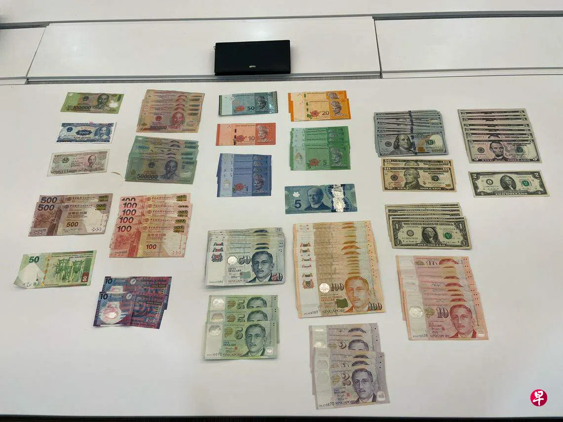 机上偷逾10万元现款54岁男子周四被控| 联合早报