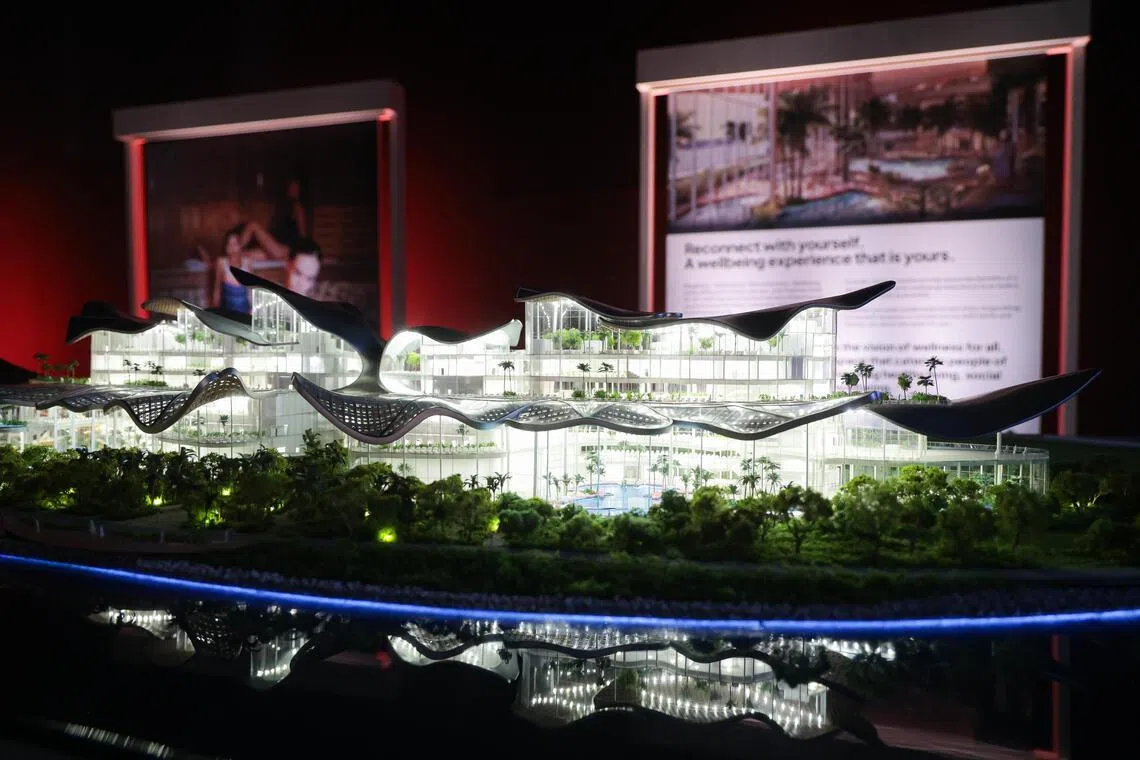 这个斥资10亿元，名为“特尔美新加坡”（Therme Singapore）的新康养景点，项目总建筑面积超过72万平方英尺，相当于约九个足球场，全面投入运作后预计每年可接待约200万人次。（李冠卫摄）