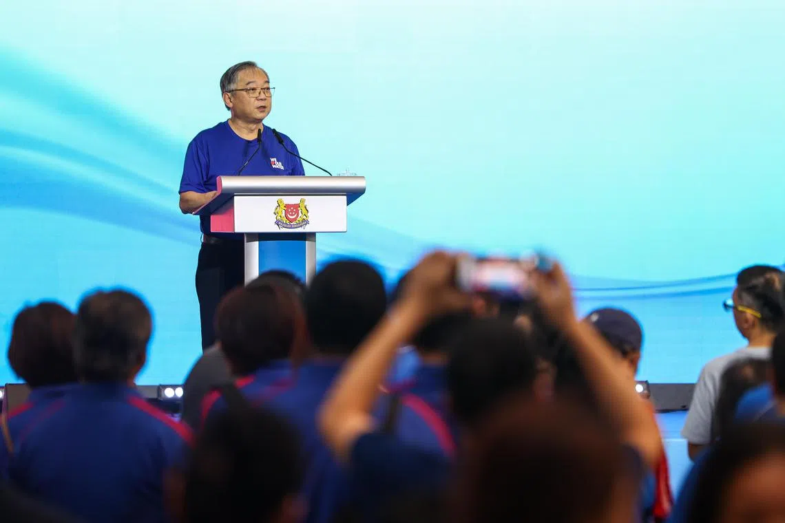 副总理兼贸工部长颜金勇星期六（3月8日）为公用局常年节省用水运动的推介活动致辞时重申，我国如今通过四大水喉，建立了全面而稳定的供水体系，但即便在水资源管理上取得成就，我国也不能安于现状，每个人都能为节省用水尽一分力。（白艳琳摄）