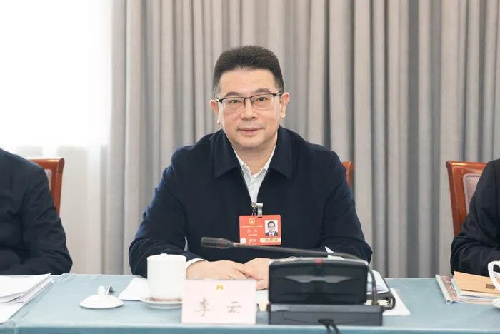 主持会议通报副手被查隔天 绵阳市长李云落马