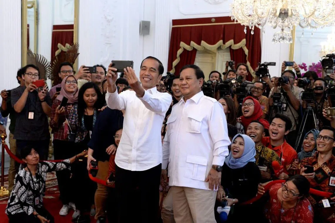 佐科与普拉博沃的自拍，两人在2024年大选建立了更加深厚的合作关系。（X平台）