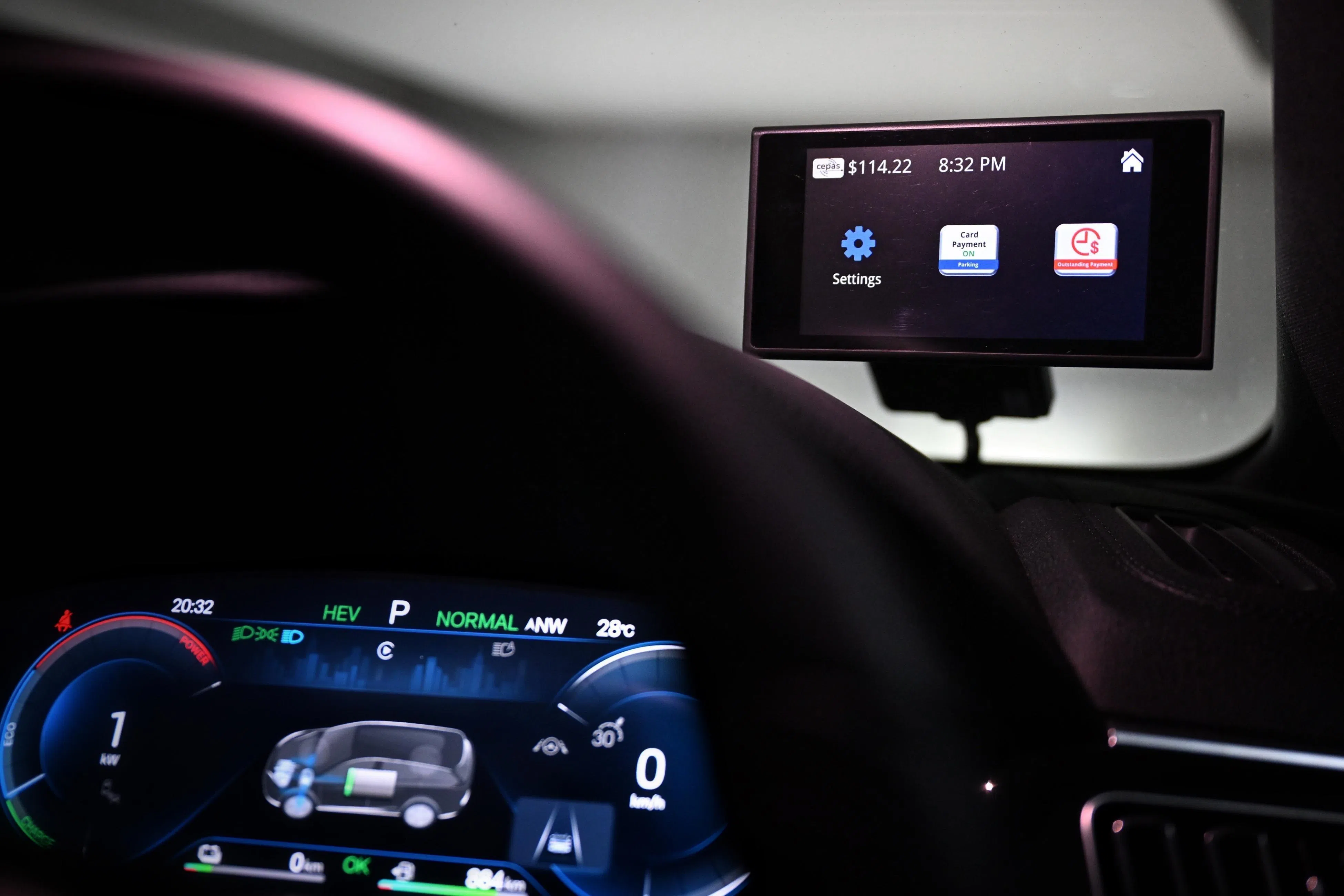 明年1月1日起，未安装OBU的外国注册车辆，入境后须在ERP实行日支付一笔固定路费。电单车每日收费3元，其他车辆则是10元。（档案照片）