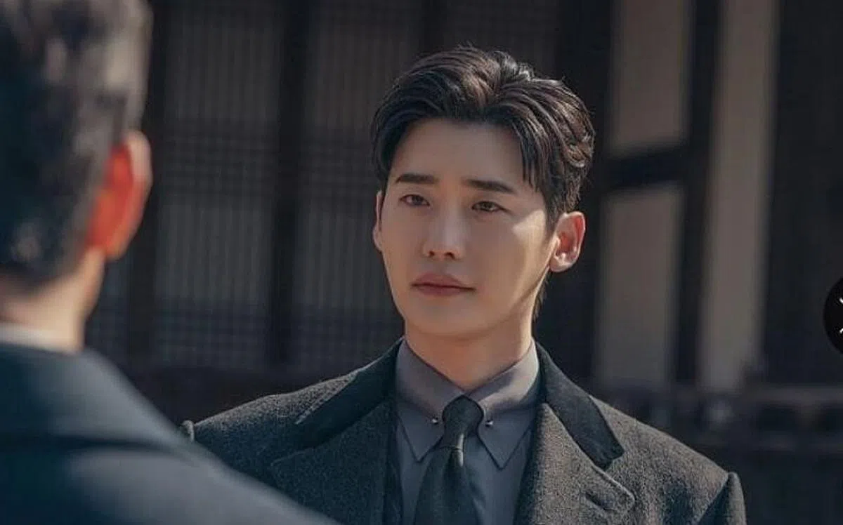 李钟硕在《绝》中以暴制暴，非常吸睛。(网络) 