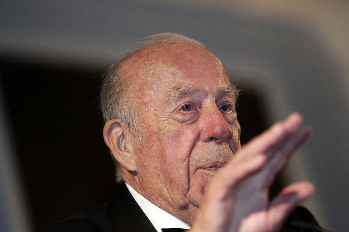 美国前国务卿乔治·舒尔茨6日在他位于加利福尼亚州斯坦福大学的家中去世，享年100岁。（档案照）