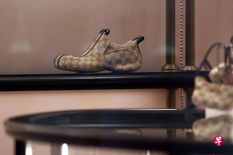 �ųۣ�Gucci���Ƴ����й����족�˶�Ь