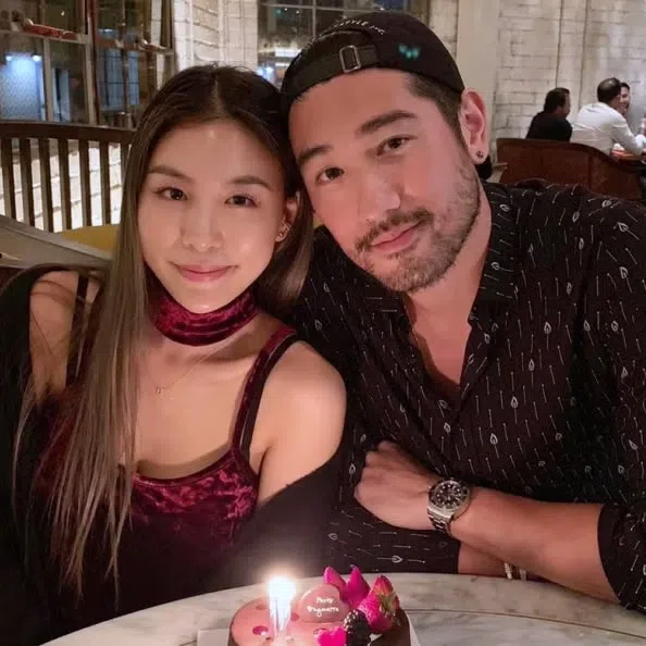 Bella和高以翔曾交往三年多，高以翔2019年在录综艺节目时心脏病发猝逝，Bella悲痛万分。（互联网）