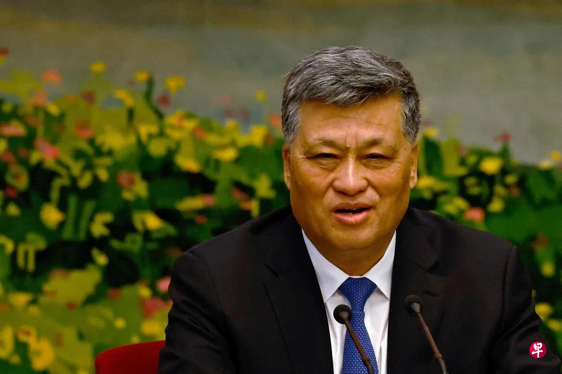 中共中央政治局委员、新疆维吾尔自治区原党委书记马兴瑞在“失踪”五个多月后，星期五（4月3日）被官宣落马。图为去年3月7日，马兴瑞以新疆党委书记身份在北京人民大会堂出席全国人大新疆代表团会议。 （路透社档案照）