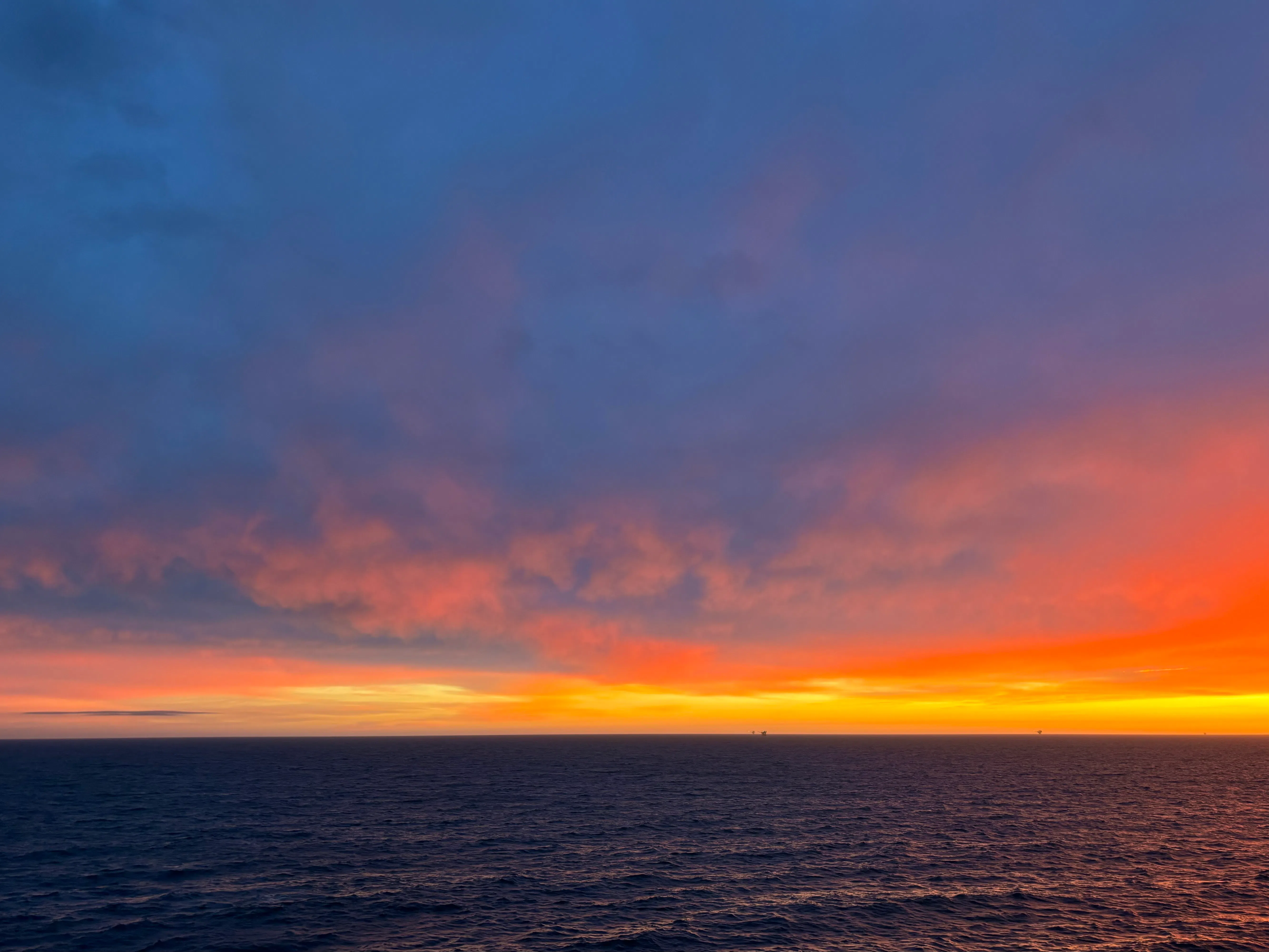 巴塔哥尼亚峡湾的日出，美得摄人魂魄。（谢燕燕摄）