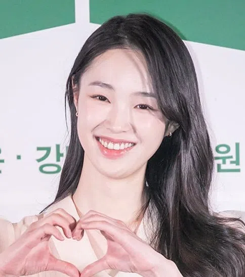 姜海琳比李东岁健小16岁。（互联网）