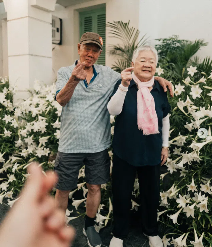 陈华达带外公外婆到越南河内旅游。（取自陈华达Instagram（@waltertan））