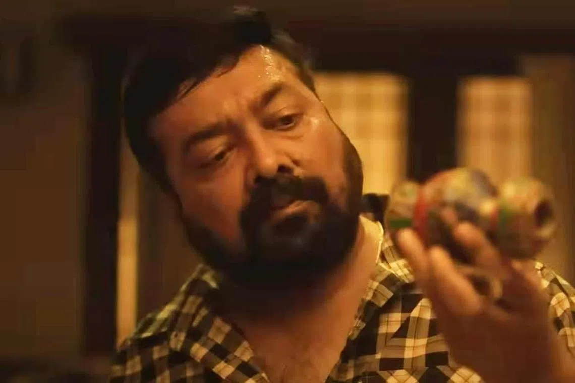 大反派阿努拉格·卡施亚普在邪恶与良善之间切换，让人不寒而栗。（剧照／互联网）