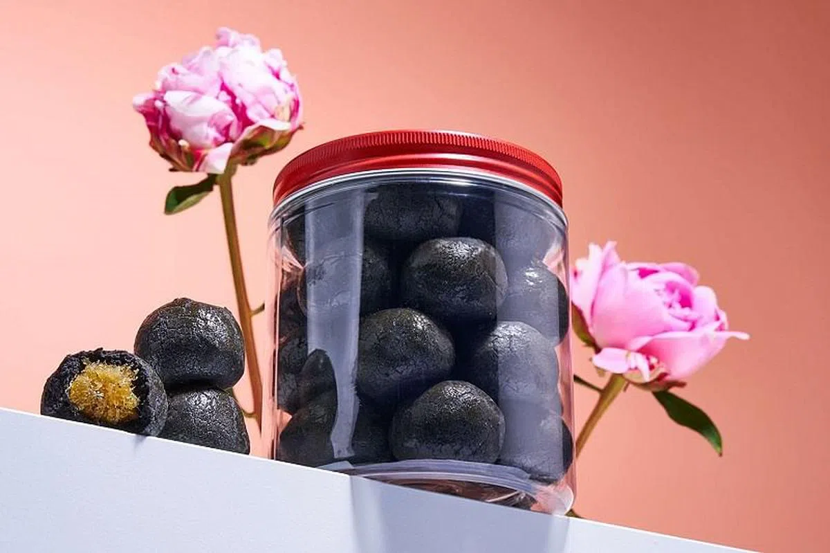 新口味竹炭凤梨酥。（图/商家提供）