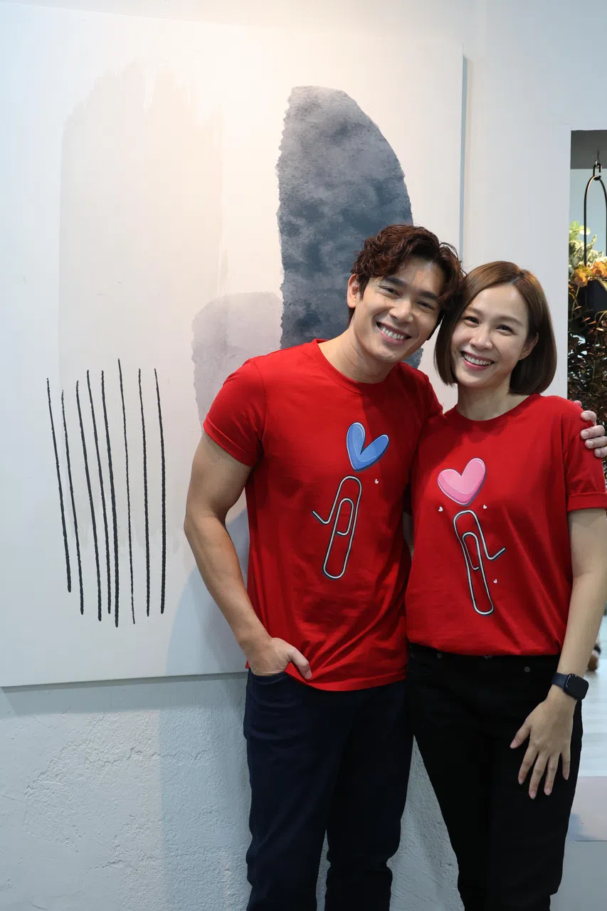 黄俊雄（左）和雅慧在剧中有感情戏。（曾美玲摄）