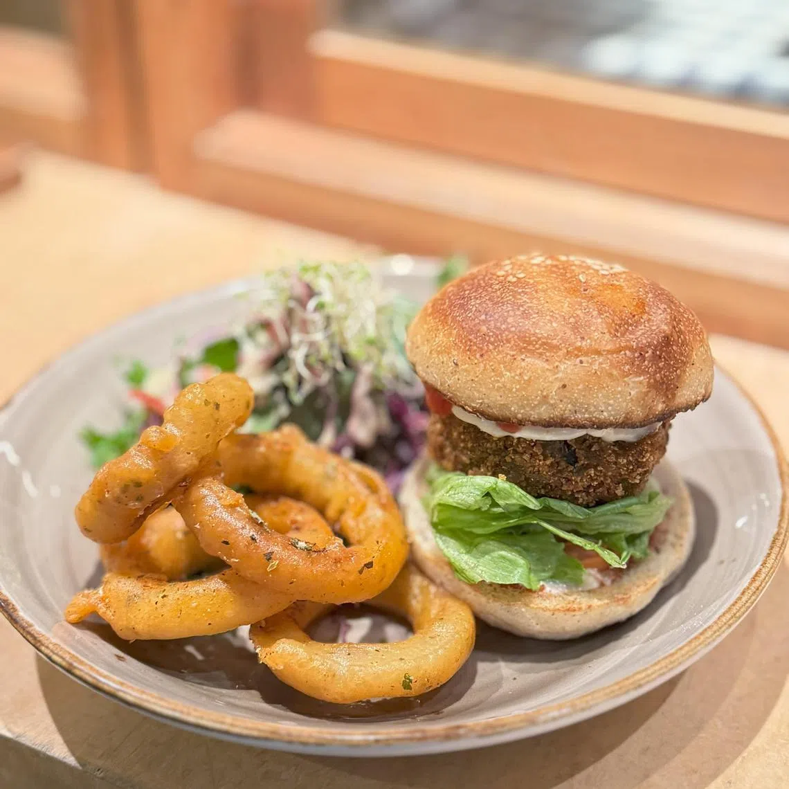 “真食”的汉堡面包需要约六小时发酵。（餐馆提供）