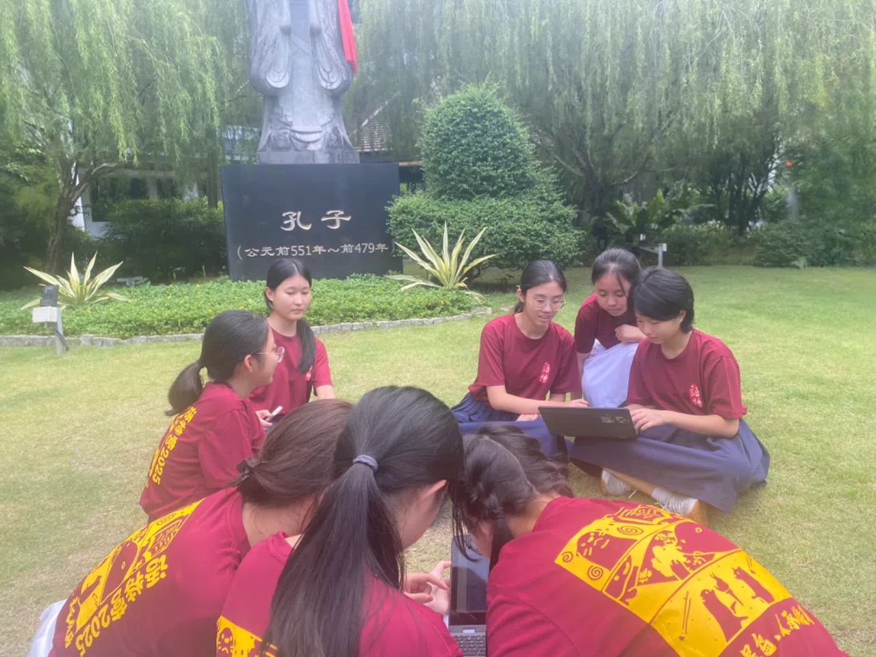 语特生在呈献作品之前的小组讨论。（陈柏欣摄）