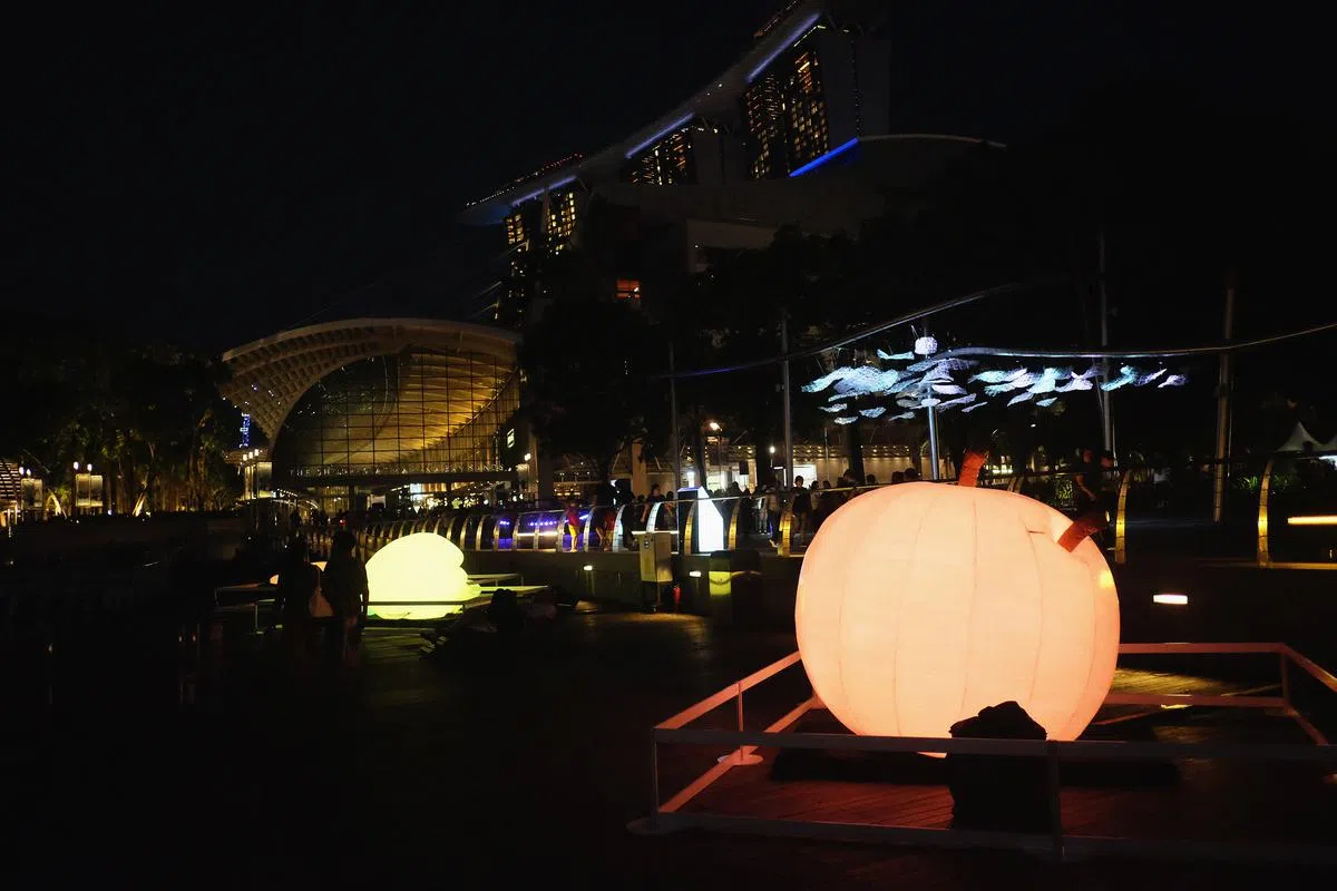 i Light Singapore展出TYC的充气装置，以丑食为灵感。