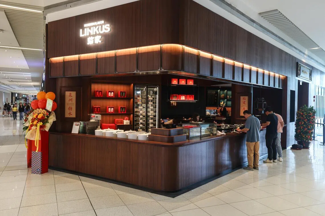 中国知名闽南菜餐馆临家闽南菜，首次在海外开店，于新加坡新达城开业。（白艳琳摄）