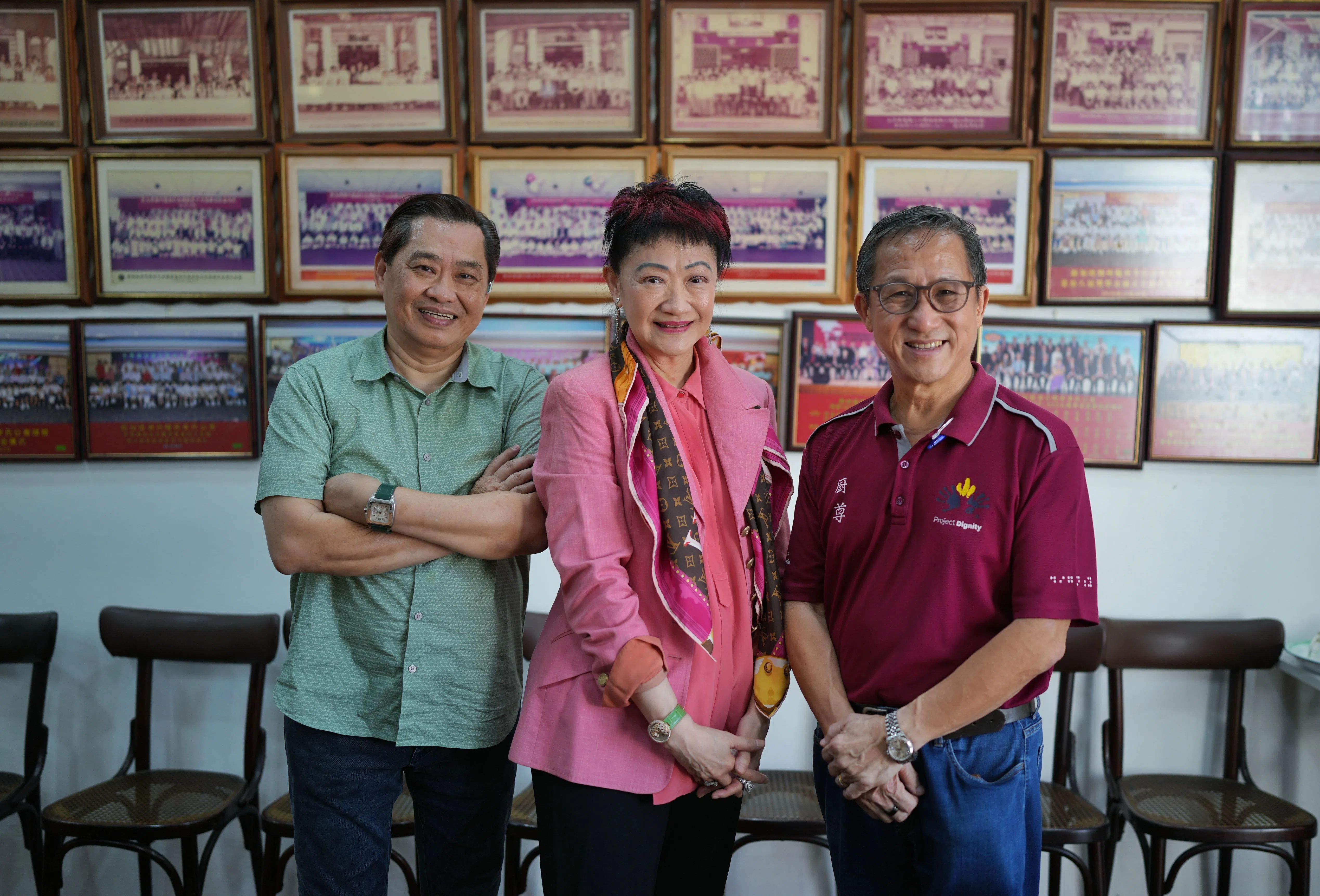 厨尊发起人许承俊（右）和潮州陇西李氏公会会长李慧敏（中），希望通过双方合作，让年轻一代身体力行参与义务服务。左为公会副总务李光明。（谢智扬摄）