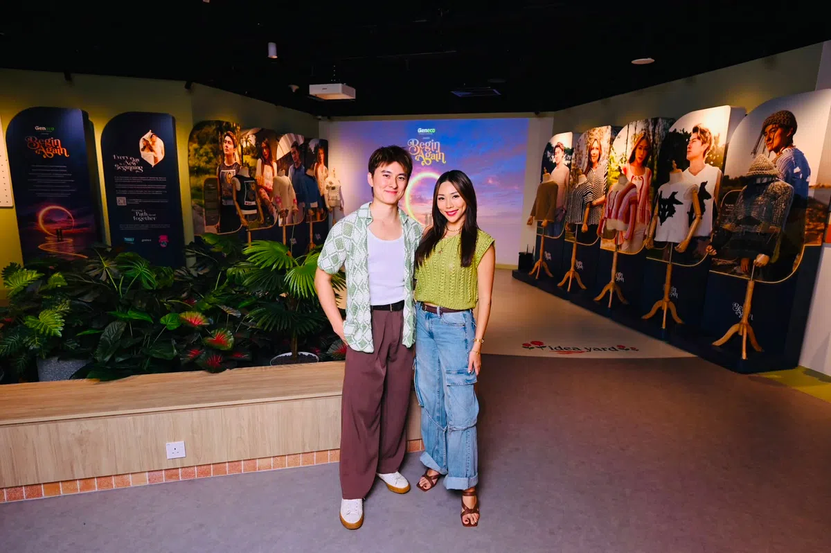 吴劲威（左）与阮玮玲在*Scape的综合心理健康中心Grovve举办钩织作品展，公众能亲临现场观赏及上网投票。（Geneco提供）