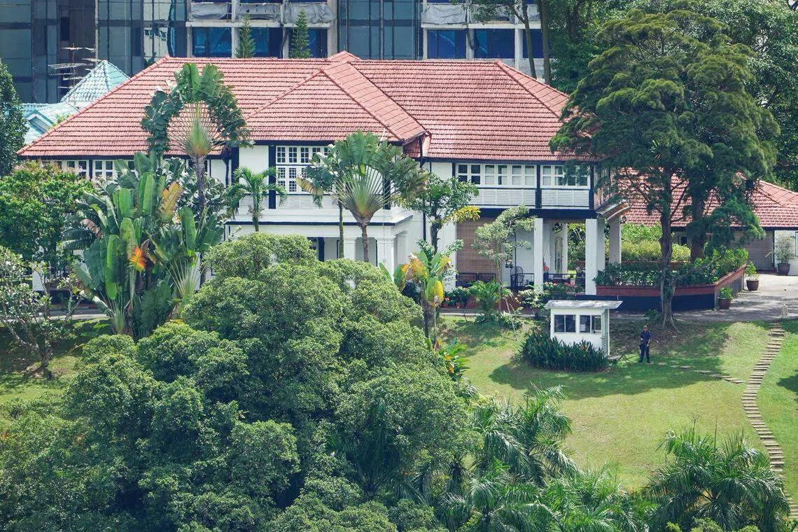 内政部长兼律政部长尚穆根于2018年6月，以每月2万6500元的租金，租下莱道路26号黑白洋房。（何家俊摄）