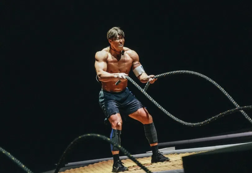 棒球明星系井嘉男的怪物级实力，赢得所有队伍的敬意。（Netflix提供）