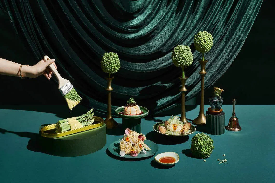 餐馆Racines的新小吃，包括鸡鸭“鹅肝”慕斯，用鸡肝和鸭肝取代鹅肝。（餐馆提供）