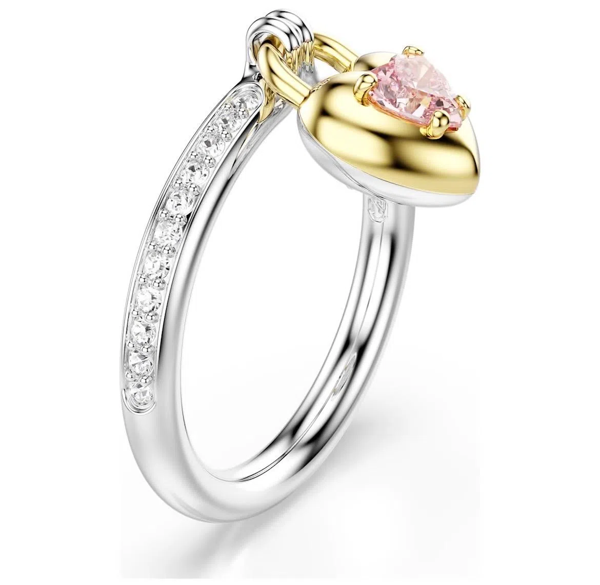 施华洛世奇这款戒指，扣着一个心形锁，随着手动而蹦蹦跳跳。（施华洛世奇图片）