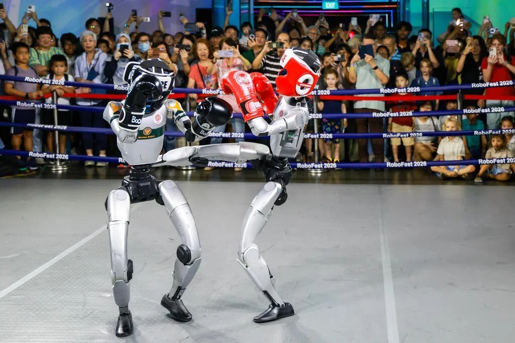 科学中心首办机器人节 同中小学合办机器人试点项目