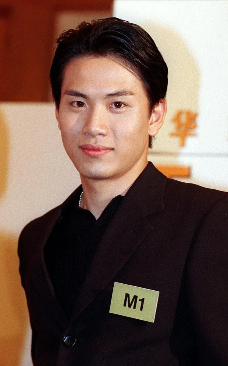 戚玉武当年参加“才华横溢出新秀”时的青涩模样。（档案照）