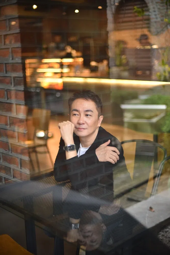 小莫在书中分享多次遭艺人“背刺”经历。（受访者提供）