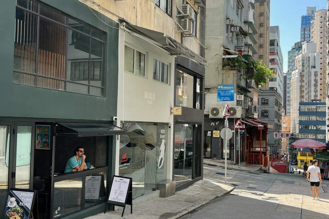 太平山街街区布满咖啡馆、文青店、小餐厅、茶餐厅。