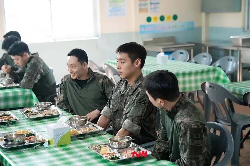 《菜鸟炊事兵》改编自同名网漫，上演军营食堂逆袭。（取自TVN Drama IG）