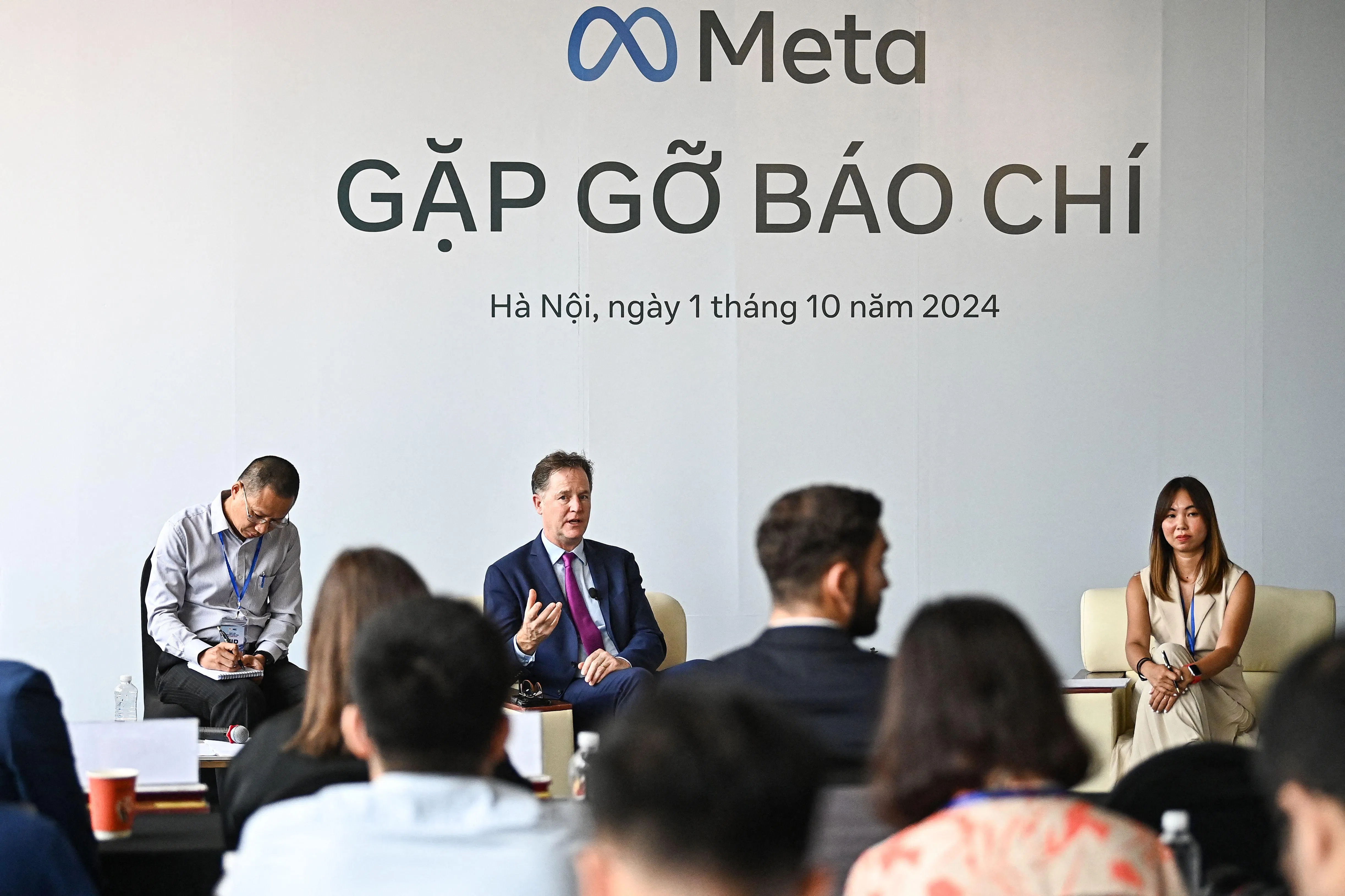 10月1日，脸书母公司Meta Platforms全球事务副总裁克雷格（Nick Clegg）在河内出席一场科技论坛。克雷格宣布，Meta将增加对越投资，在当地生产头戴式显示器。（法新社）
