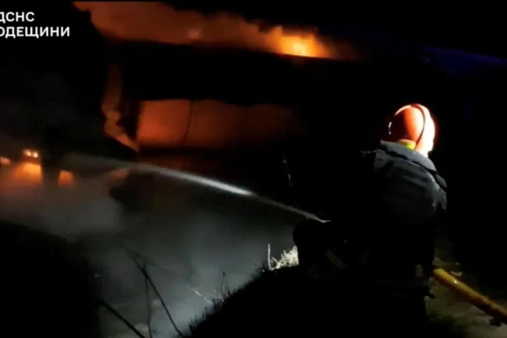 俄罗斯袭击乌克兰前线地区 数千人断电