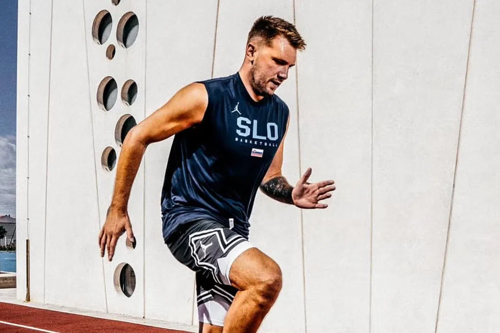 东契奇瘦身成功 提升体能备战湖人新赛季