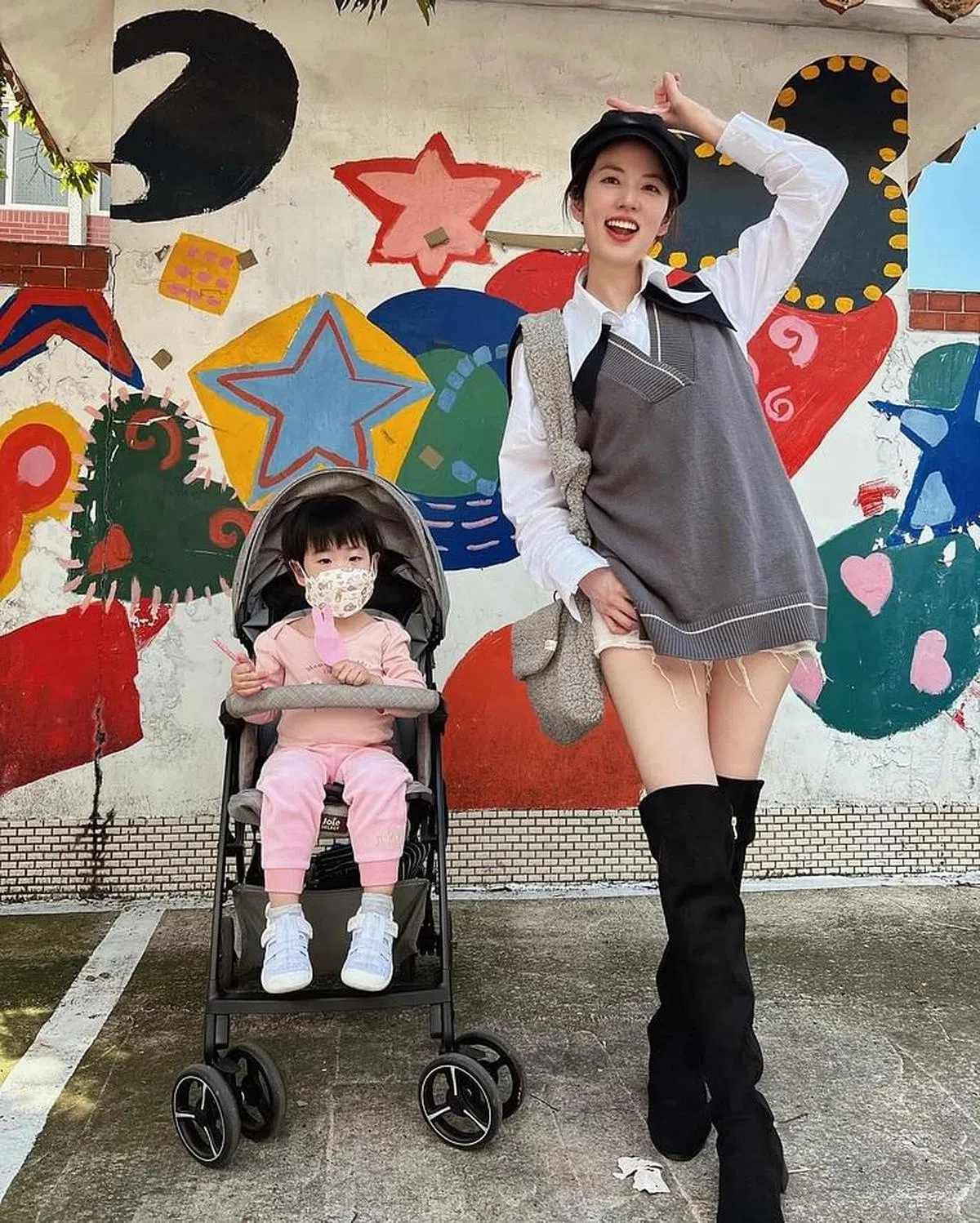 阿诺前年生下女儿“丁香鱼”。（取自IG）