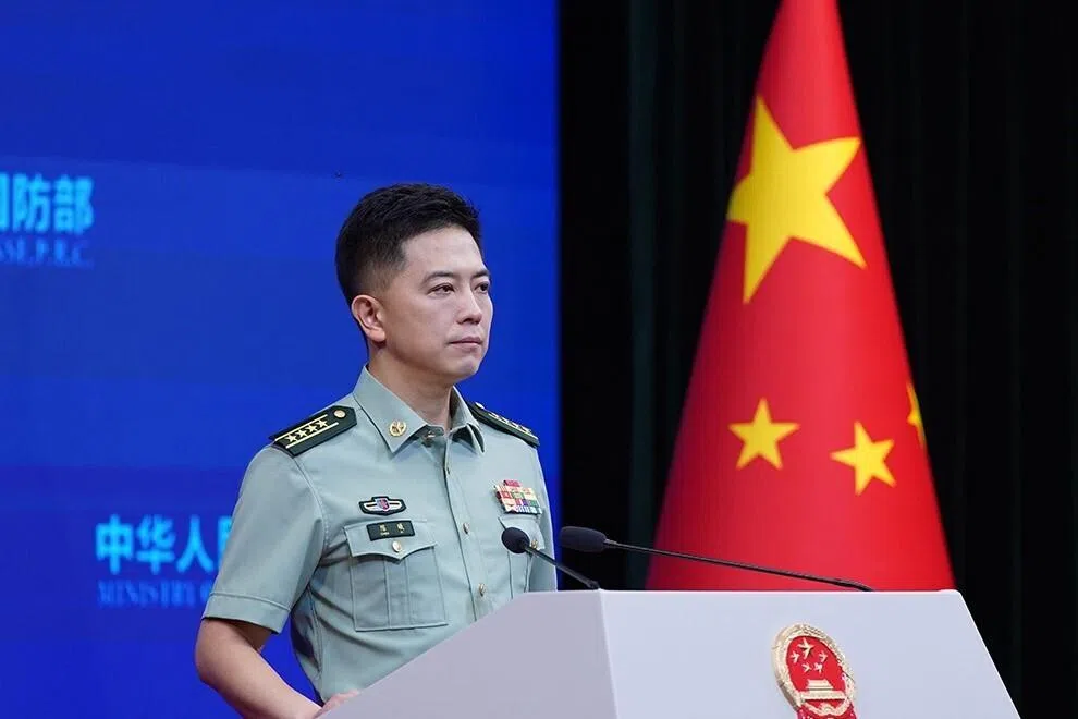 回应菲防长被制裁 中国国防部：奉劝反华分子好自为之