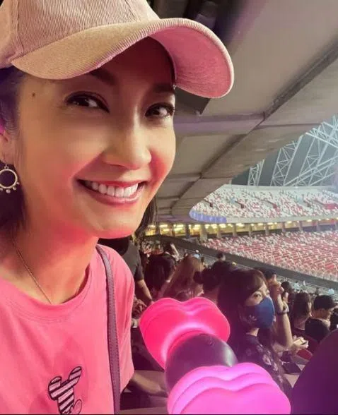 黄碧仁化身“Blink”粉。（取自黄碧仁IG）