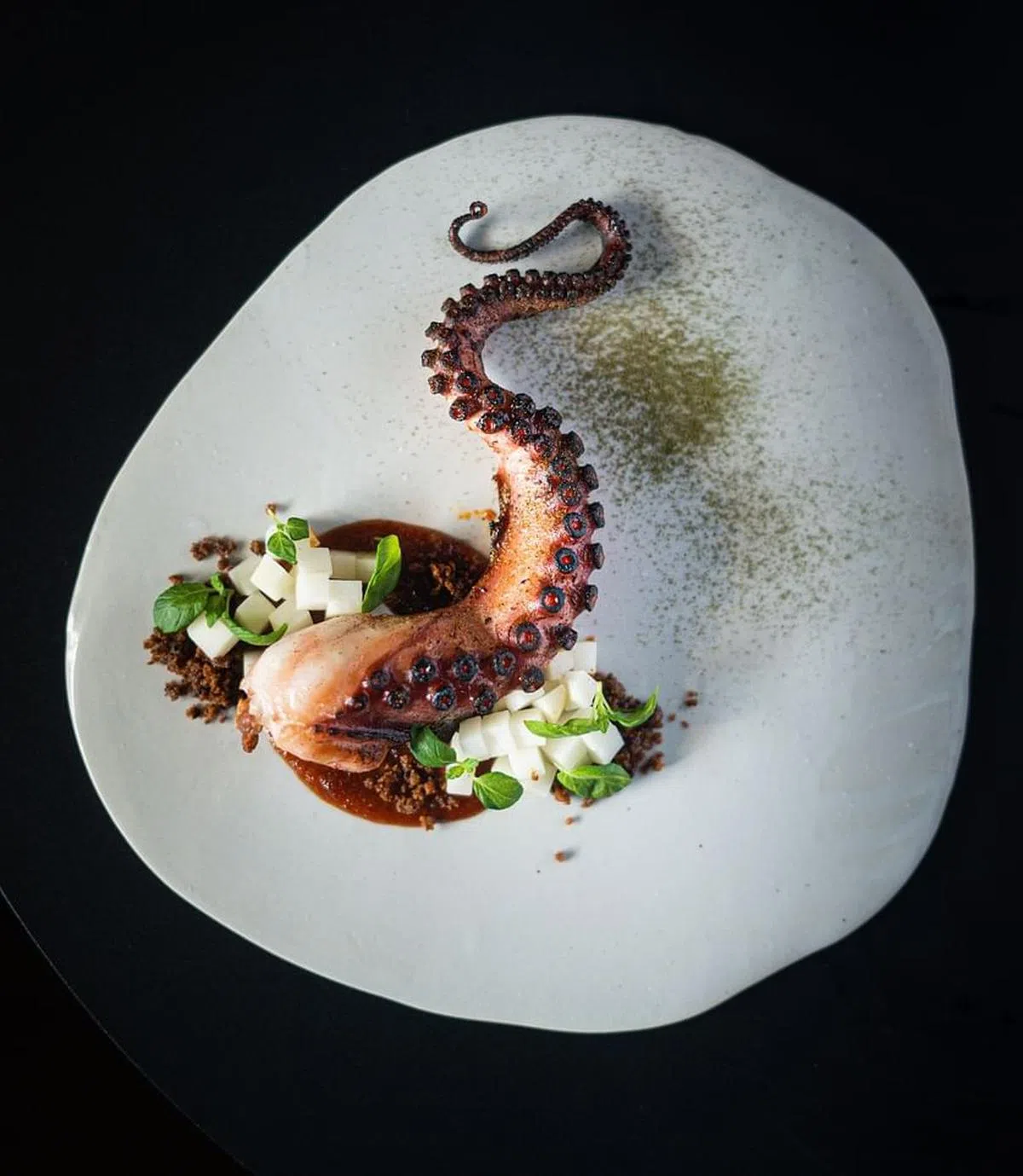 烤章鱼多汁鲜香。