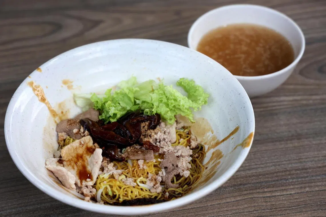 胜记香菇肉脞面现由第二代经营，美味依旧。（龙国雄摄）