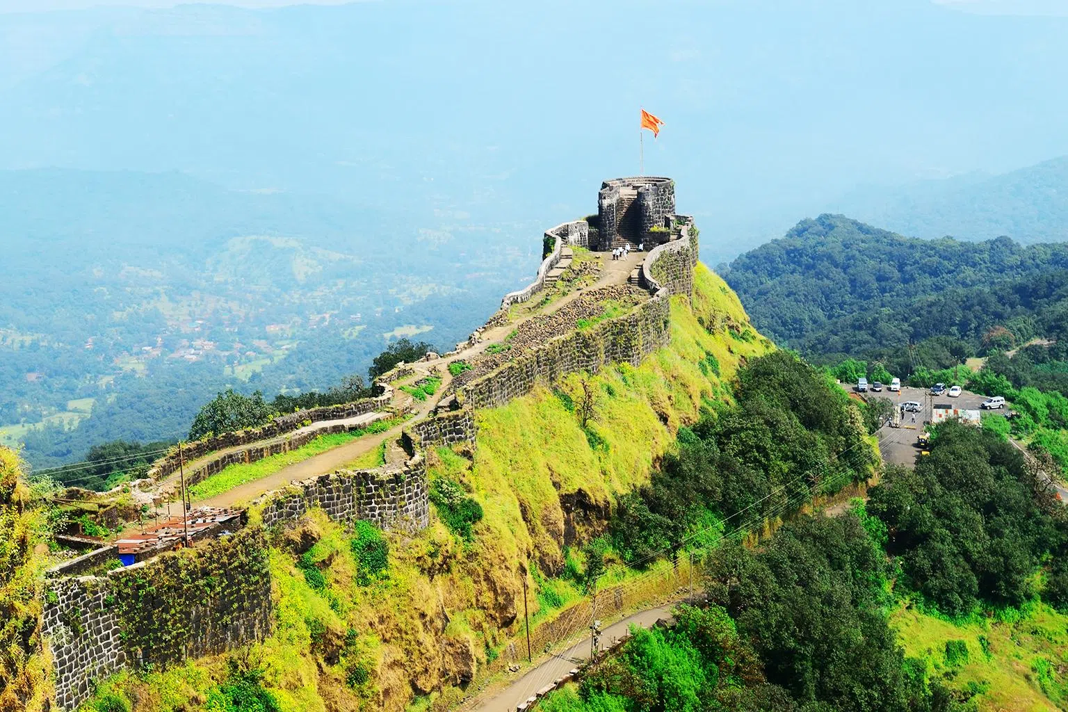 印度马拉塔军事景观中的山地要塞，依险峻地势而建，2025年列入联合国教科文组织世界遗产名录。（印度驻新加坡高级专员公署提供）