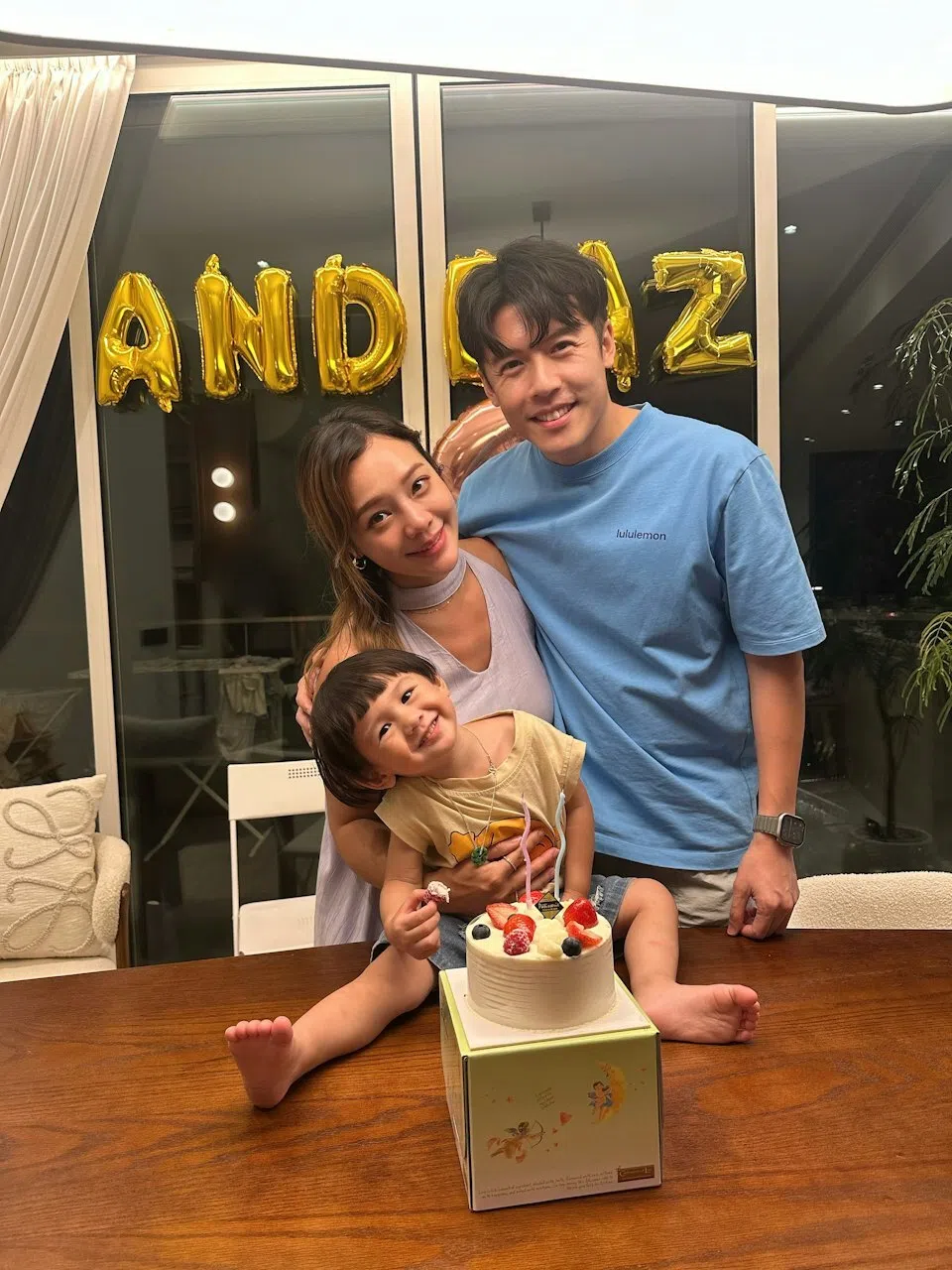 陈思帆生下第二胎前一家三口幸福美满。（陈思帆IG截图）