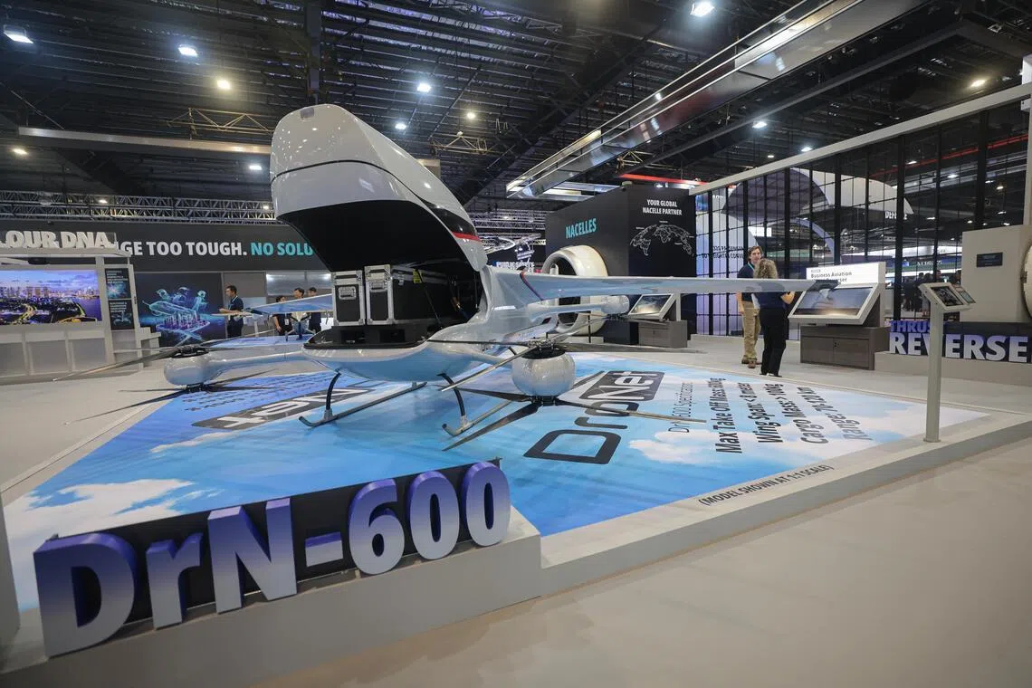 新科工程在新加坡航空展上首次展示的DroNet-600货运无人机，是集团目前推出最大的货运无人机。（李冠卫摄）