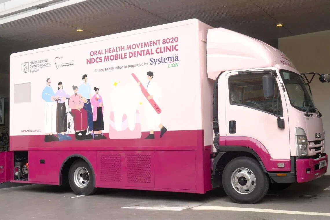 这个项目将首先从光明山修身院展开，并计划到2028年，在10家疗养院，为1900名年长者进行口腔健康筛查，以及一系列基本基本牙科服务，包括氟化物治疗、洗牙、补牙、拔牙，以及X光检查等。（国立牙科中心提供）