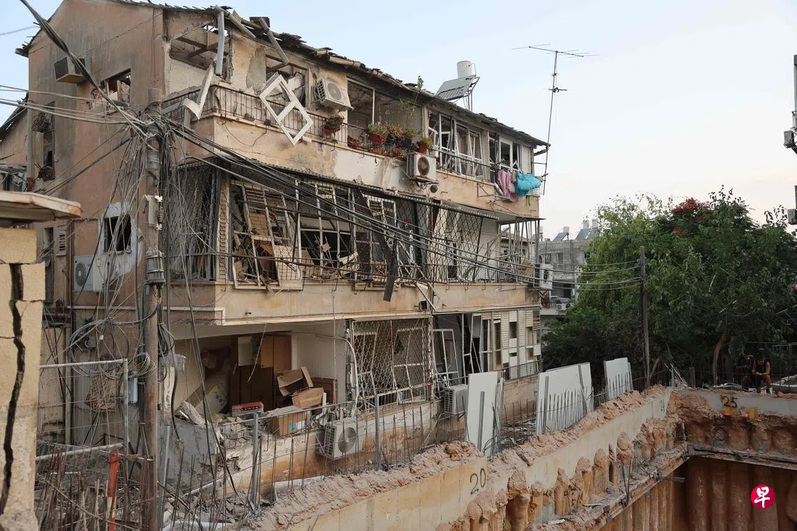 以色列遭伊朗连夜袭击后造成八死130多人伤| 联合早报