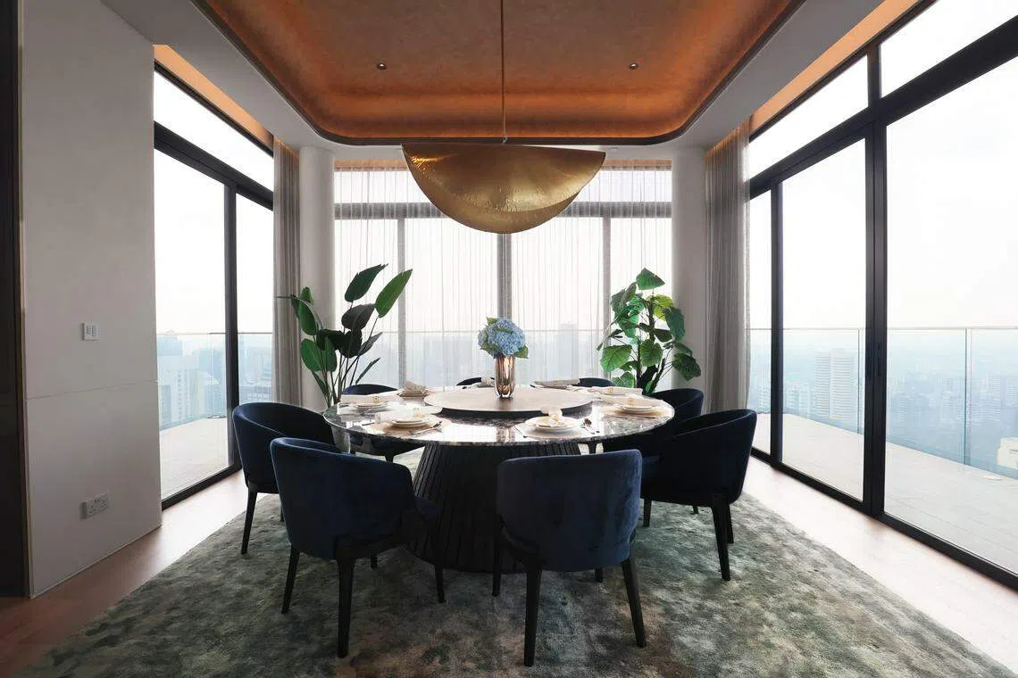 36楼的特点是通透的空间且四周全面采用落地玻璃，不仅感觉宽敞也能引进自然光，其高高在上的屋顶更营造出毫无压迫感的空间。（龙国雄摄）