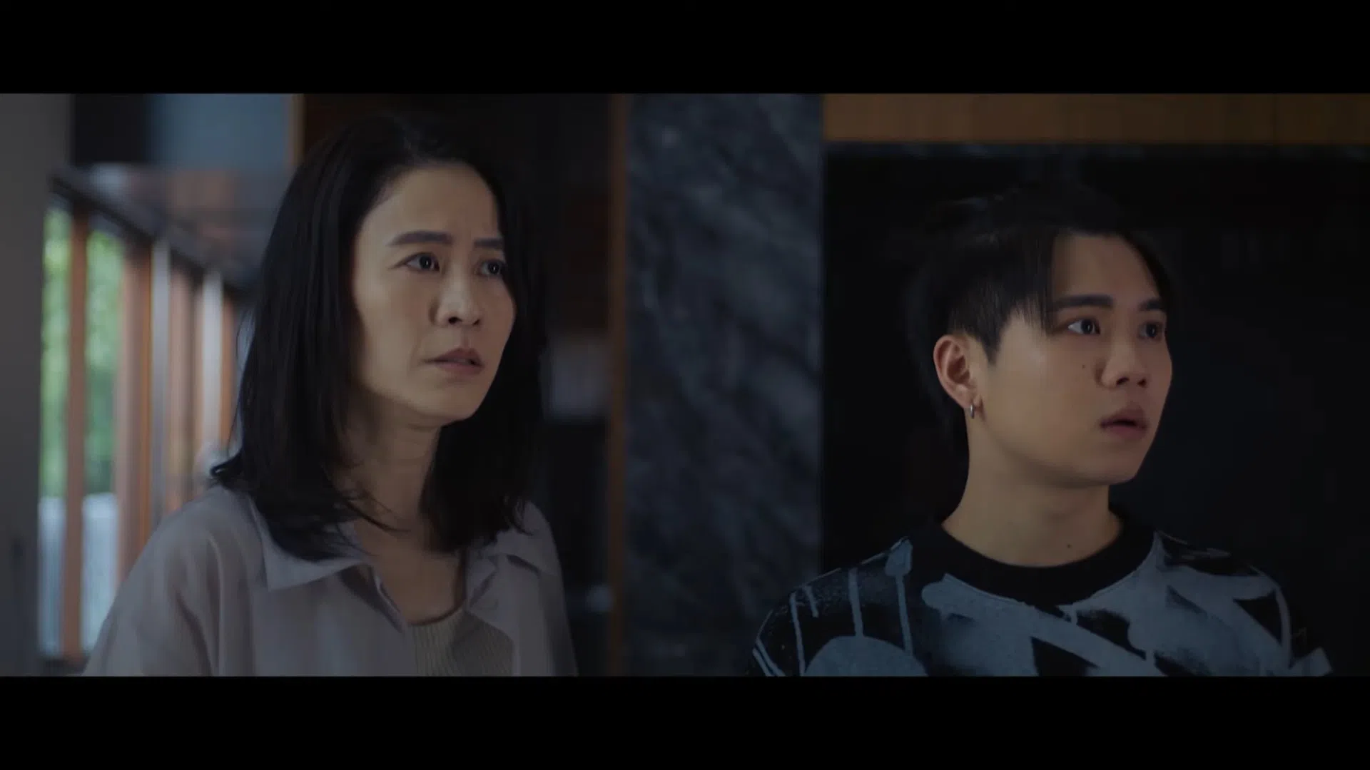宣萱（左）和张值豪在剧中演母子。（视频截图）