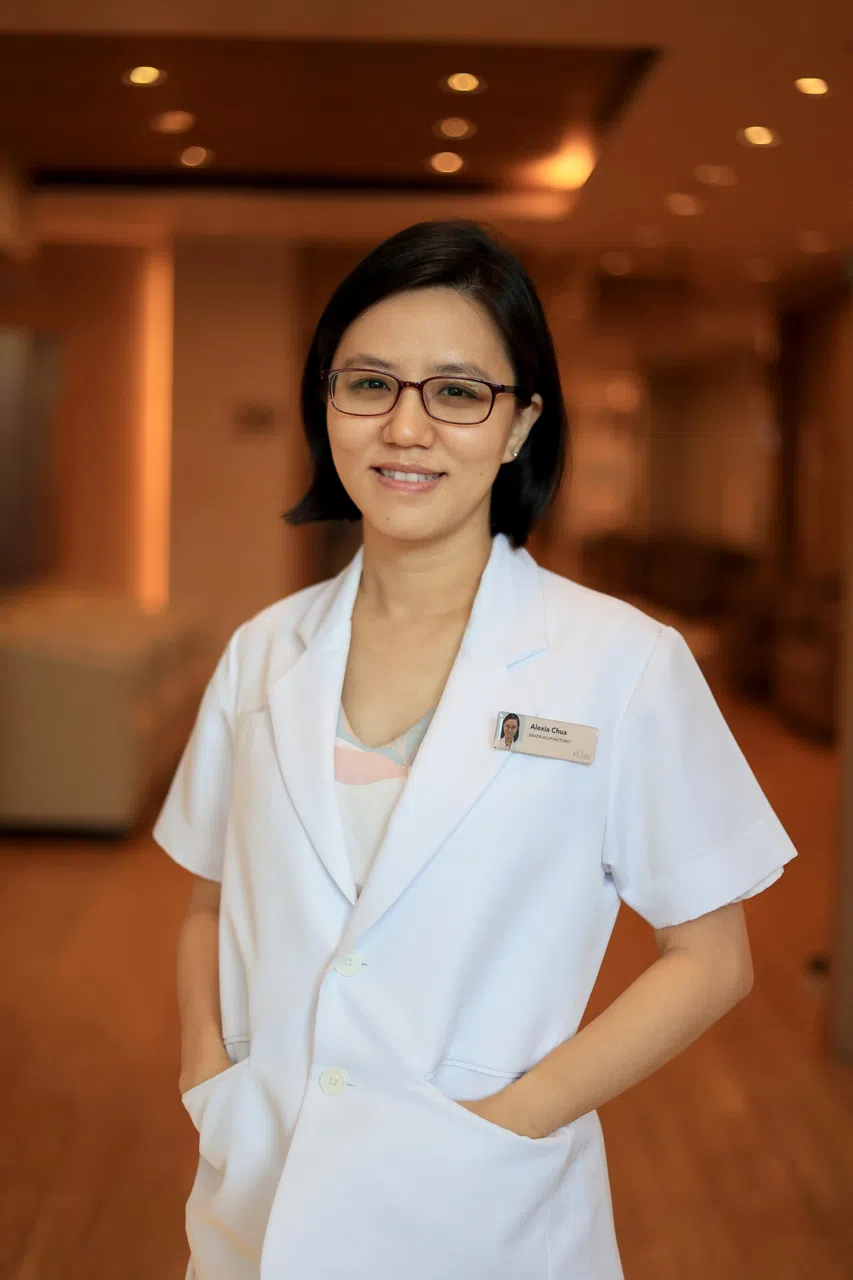 蔡育纯医师说，适用针刺疗法治疗的状况，如疼痛、手脚麻痹、失眠和抑郁症等，一般也能利用激光针疗法治疗。（龙国雄摄）