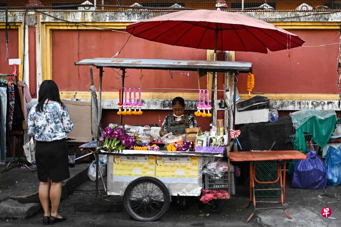 泰国年中派钱刺激消费盼今年经济增长超3% | 联合早报